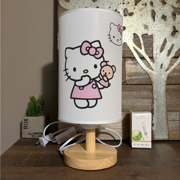 12” Hello Kitty Table Lamp